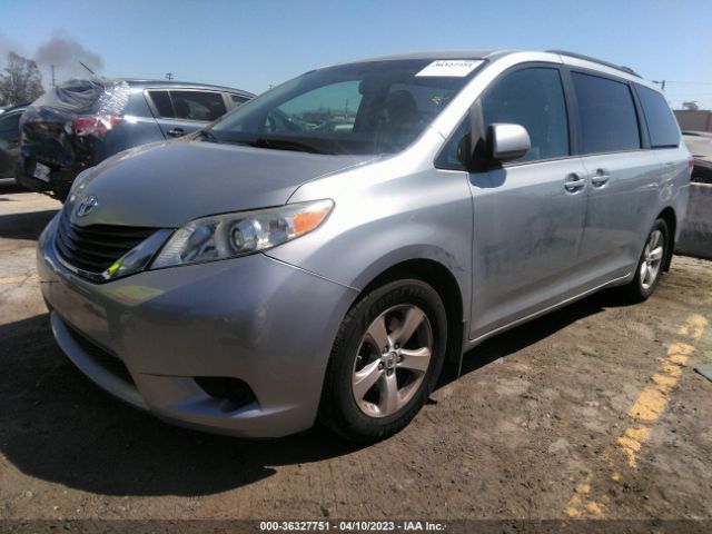 5TDKK3DC5ES430362 Toyota SIENNA LE