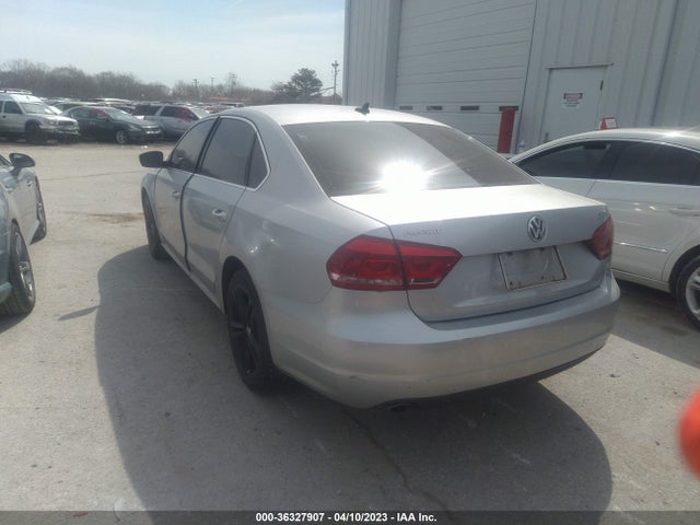 1VWBV7A34FC095520 Volkswagen Passat 2.0l Tdi Se W/sunroof