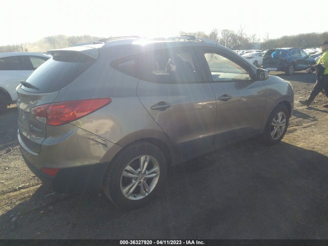 2011 HYUNDAI TUCSON GLS VIN: KM8JU3AC1BU231077