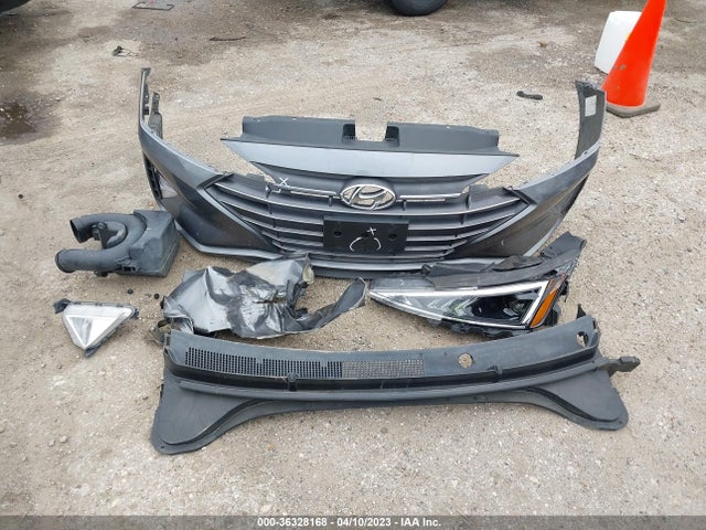 Hyundai ELANTRA SE 2019 5NPD74LFXKH463399 Image 12
