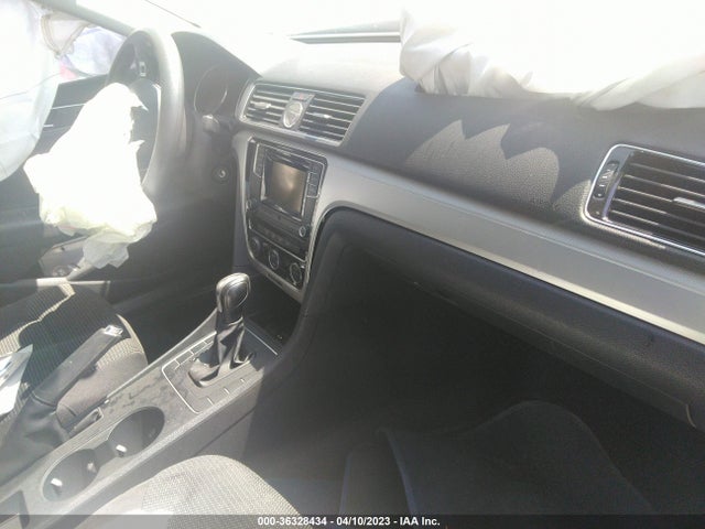 1VWAT7A38GC041897 Volkswagen Passat 1.8t S