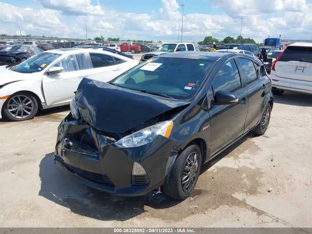Toyota Prius C One/three/two/four 2014 JTDKDTB3XE1066241 Image 2