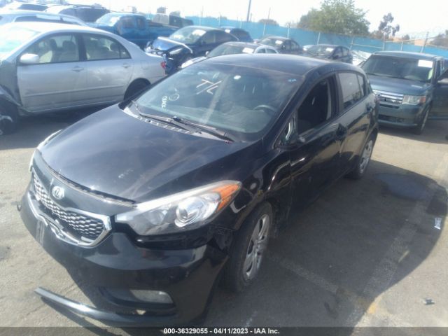 KNAFK5A80G5573139 KIA Forte 5-door Lx