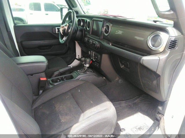 1C4HJXEN6KW688339 Jeep Wrangler Unlimited Sahara