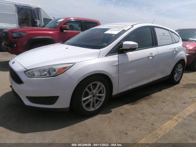 Ford FOCUS SE 2015 1FADP3K20FL324477 Image 2