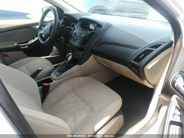 Ford FOCUS SE 2015 1FADP3K20FL324477 Image 6