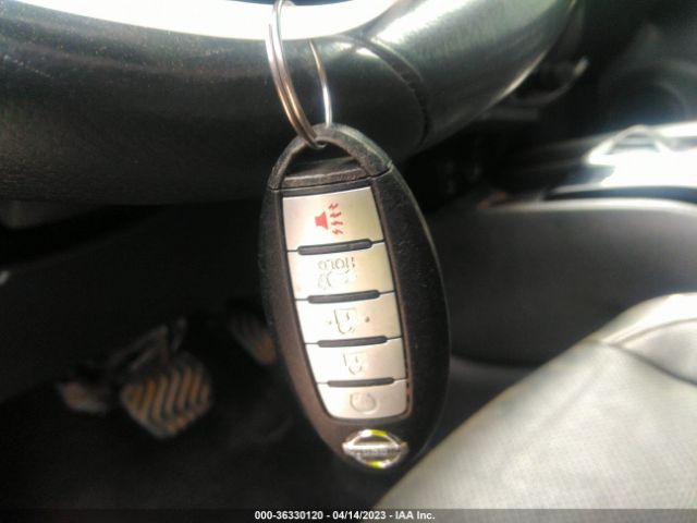 5N1AT2MV1HC863005 Nissan Rogue Sl