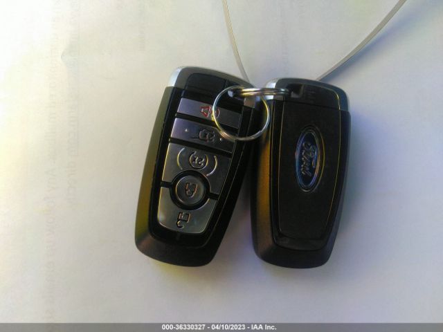 1FMJU1HT9KEA10220 Ford Expedition Xlt
