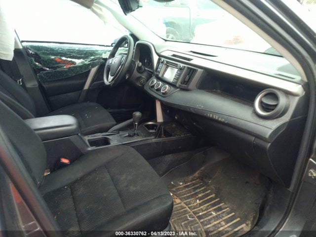 Toyota RAV4 LE 2018 2T3ZFREV7JW491727 Image 3