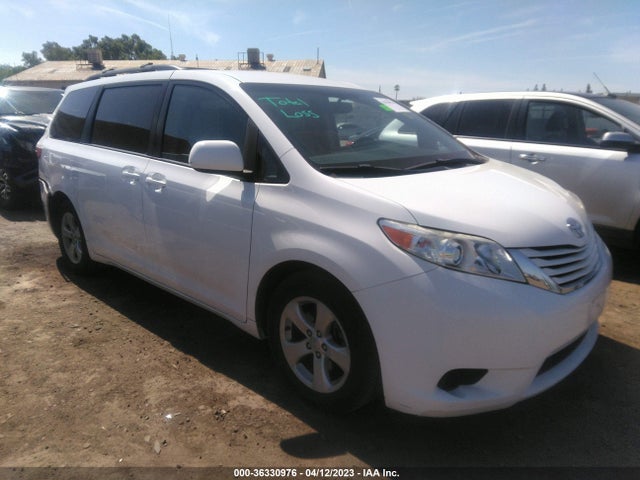2015 TOYOTA SIENNA LE VIN: 5TDKK3DC1FS584925