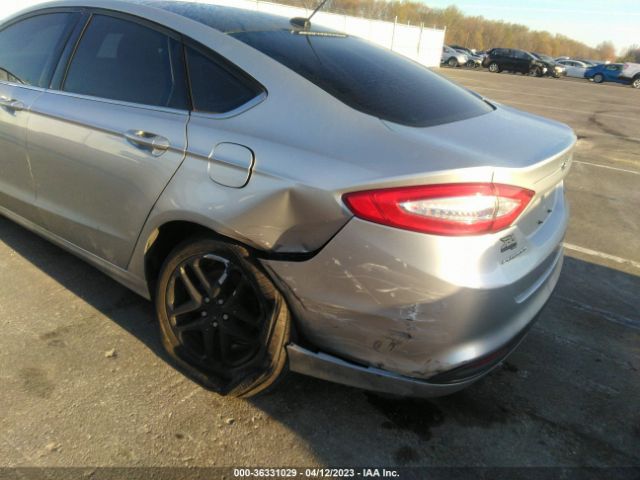 3FA6P0H75FR227576 Ford FUSION SE