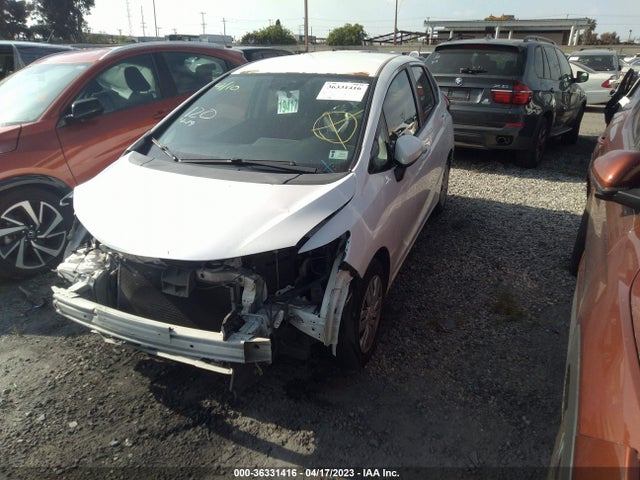 Honda FIT LX 2015 3HGGK5H59FM722306 Image 2