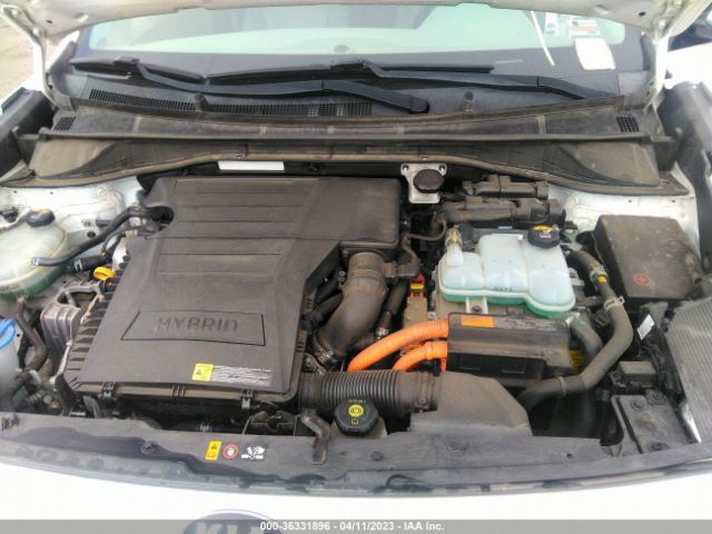 KNDCE3LC8H5038256 KIA Niro Touring