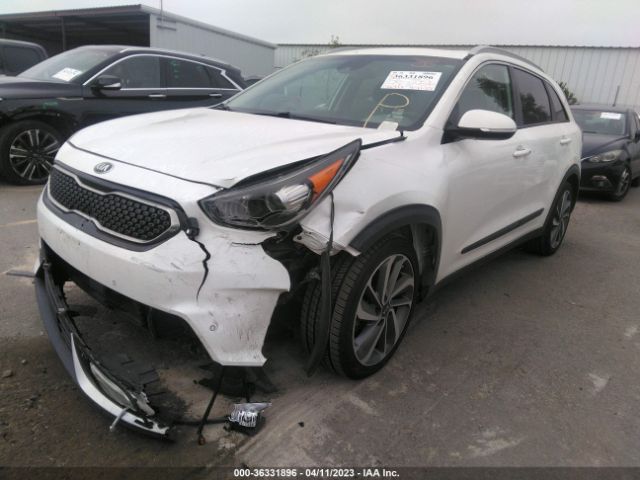 KNDCE3LC8H5038256 KIA Niro Touring