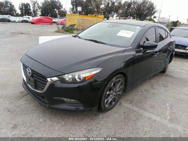 Mazda Mazda3 5-door Touring 2018 3MZBN1L36JM181526 Image 2