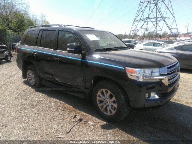 2016 Toyota Land Cruiser, VIN: JTMCY7AJXG4040417