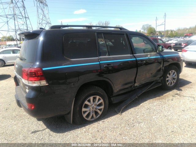 2016 Toyota Land Cruiser, VIN: JTMCY7AJXG4040417
