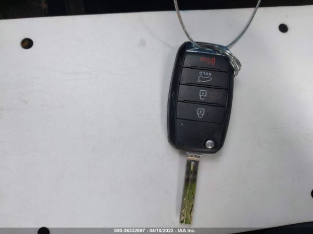 KNDJN2A29E7727704 KIA Soul Base