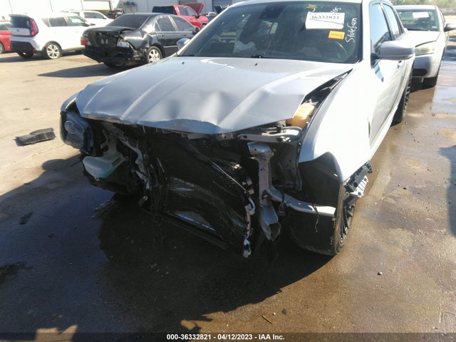 2C3CCABG3KH667653 Chrysler 300 300s