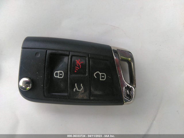 2015 Volkswagen Golf R, VIN: WVWLF7AUXFW186366