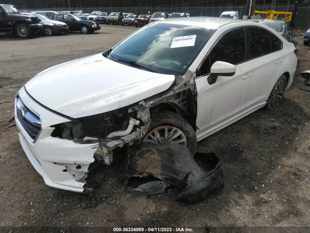 4S3BNAC69J3033725 Subaru Legacy Premium