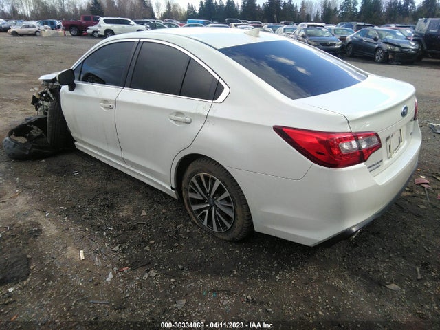 4S3BNAC69J3033725 Subaru Legacy Premium