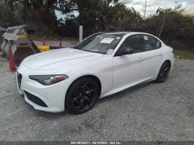 ZARFANBN2K7616828 Alfa Romeo Giulia Ti Sport Carbon