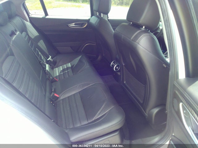 ZARFANBN2K7616828 Alfa Romeo Giulia Ti Sport Carbon