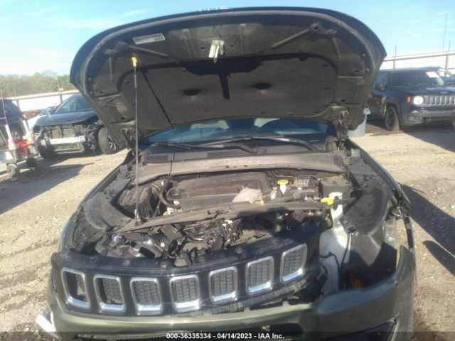 3C4NJCBB9JT165505 Jeep Compass Latitude