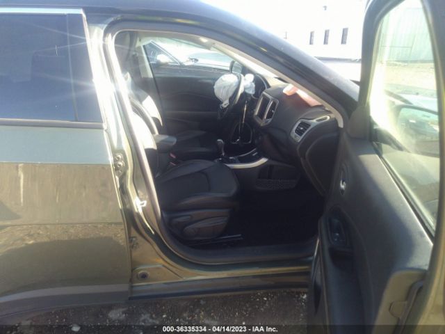 3C4NJCBB9JT165505 Jeep Compass Latitude