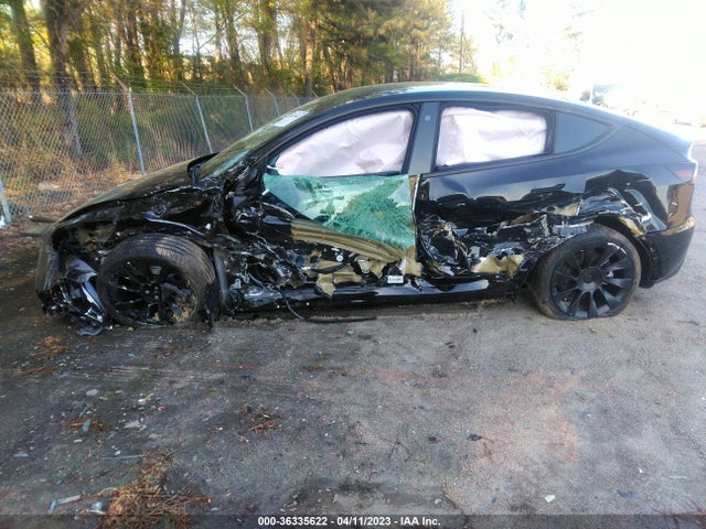 Tesla Model Y Long Range 2023 7SAYGAEE1PF696777 Image 6