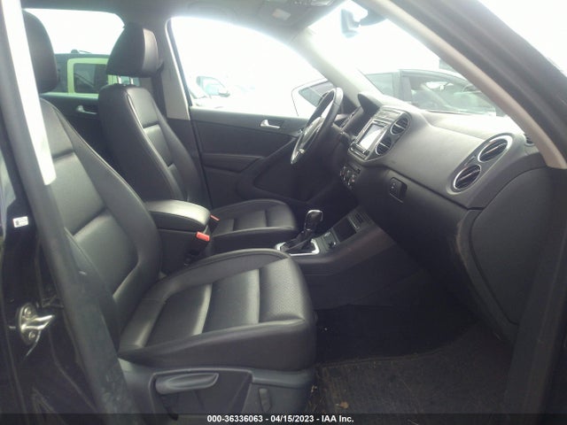 WVGSV7AXXHK038314 Volkswagen Tiguan Wolfsburg Edition