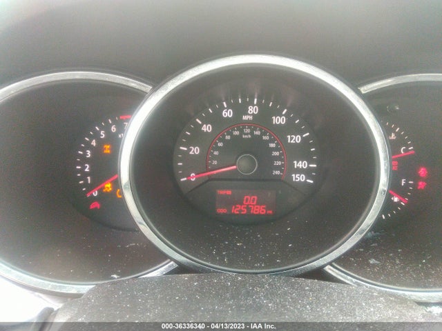 2011 KIA SORENTO LX VIN: 5XYKTDA24BG117729