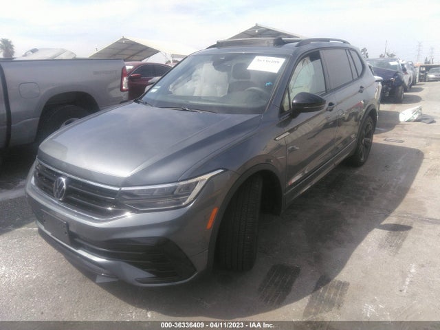 3VVCB7AX2PM038334 Volkswagen Tiguan Se R-line Black