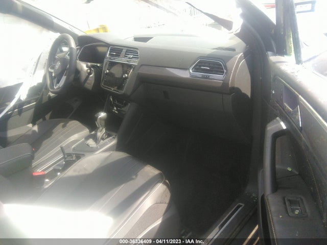 3VVCB7AX2PM038334 Volkswagen Tiguan Se R-line Black