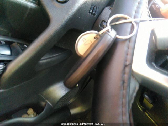 5N1AT2MT8HC891740 Nissan Rogue Sl