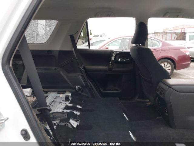 Toyota 4RUNNER SR5 2018 JTEBU5JR1J5492156 Image 8