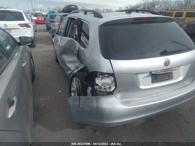 2013 VOLKSWAGEN JETTA SPORTWAGEN TDI W/SUNROOF & NAV VIN: 3VWPL7AJ7DM632810