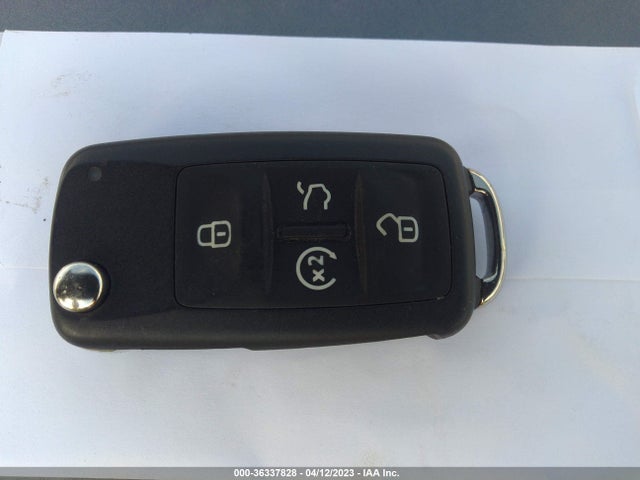 1VWCT7A36HC076044 Volkswagen Passat 1.8t Sel Premium