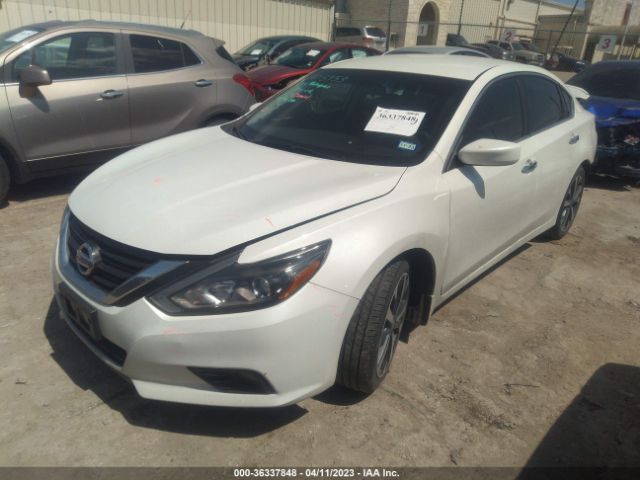Nissan Altima 2.5 Sr 2017 1N4AL3AP5HN307354 Image 2