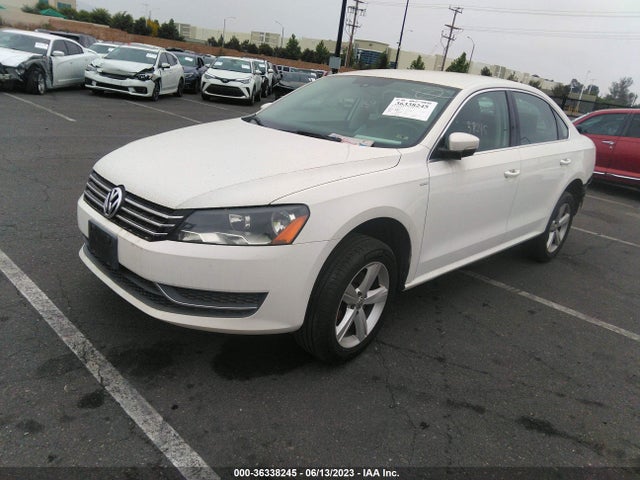 1VWAT7A34EC055034 Volkswagen Passat Wolfsburg Ed