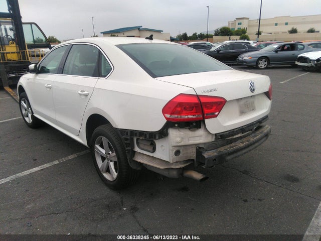 1VWAT7A34EC055034 Volkswagen Passat Wolfsburg Ed