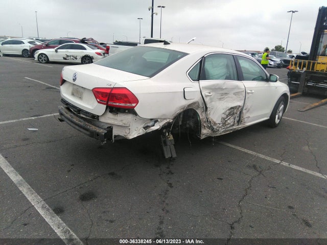1VWAT7A34EC055034 Volkswagen Passat Wolfsburg Ed