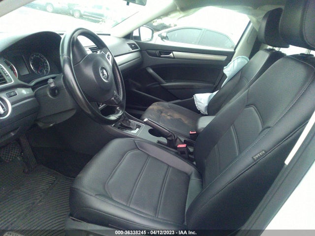 1VWAT7A34EC055034 Volkswagen Passat Wolfsburg Ed