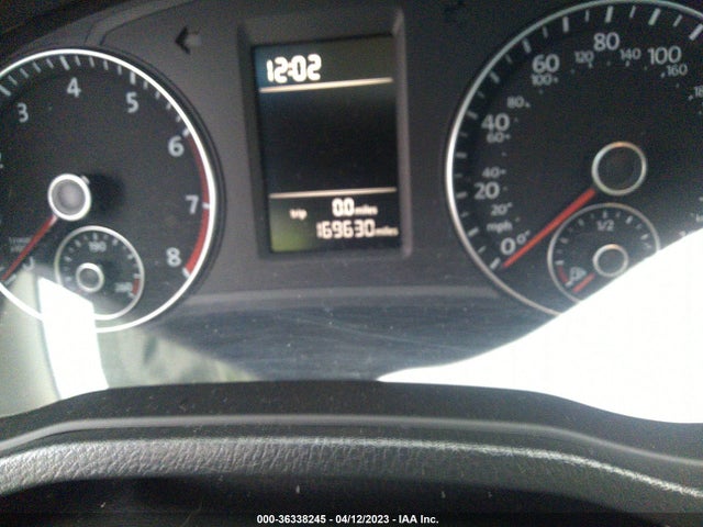 1VWAT7A34EC055034 Volkswagen Passat Wolfsburg Ed
