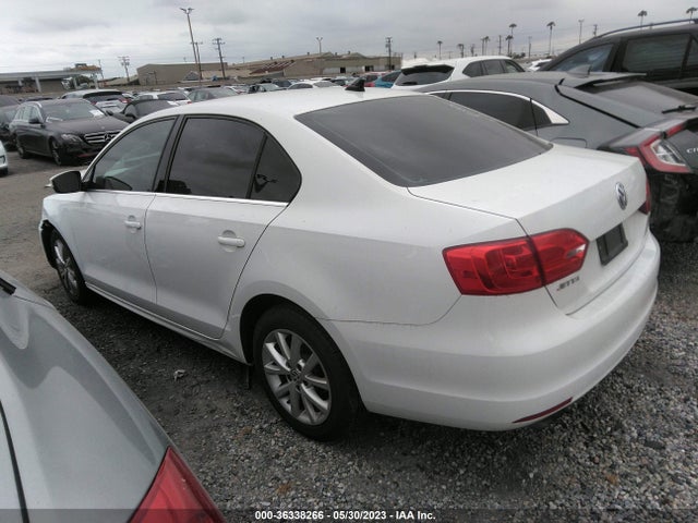 3VWD17AJ5EM411989 Volkswagen Jetta Sedan Se