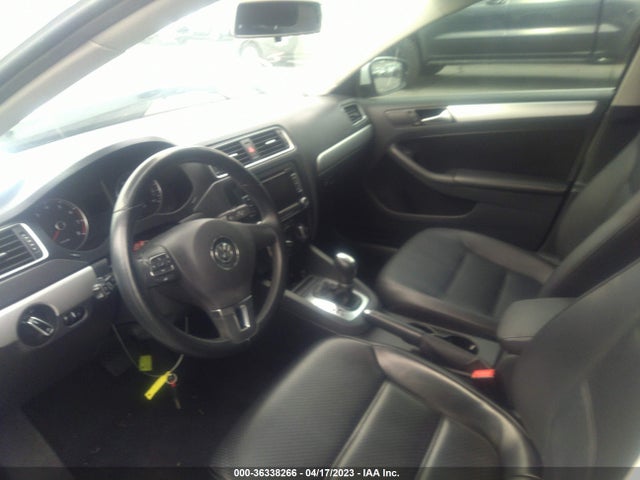 3VWD17AJ5EM411989 Volkswagen Jetta Sedan Se