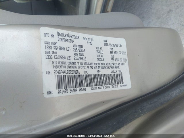 2005 DODGE GRAND CARAVAN SXT VIN: 2D4GP44L65R518281