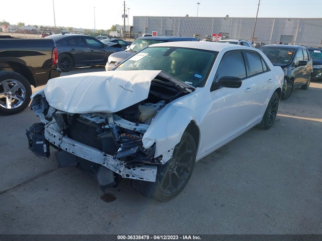 2C3CCAAG8KH739304 Chrysler 300 Touring