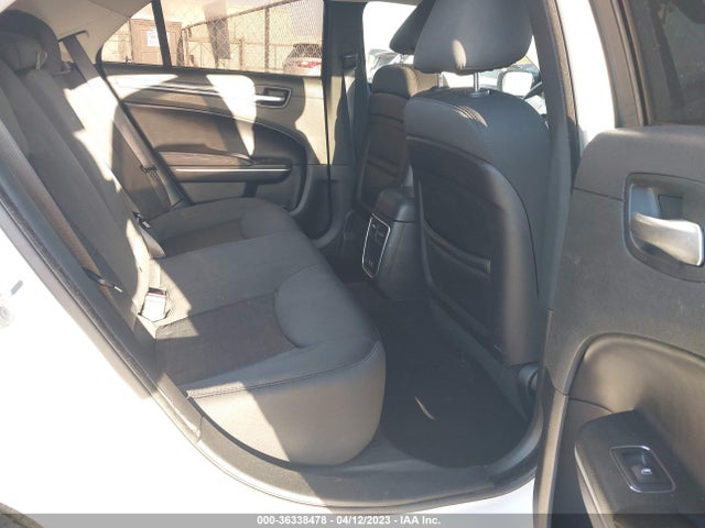 2C3CCAAG8KH739304 Chrysler 300 Touring